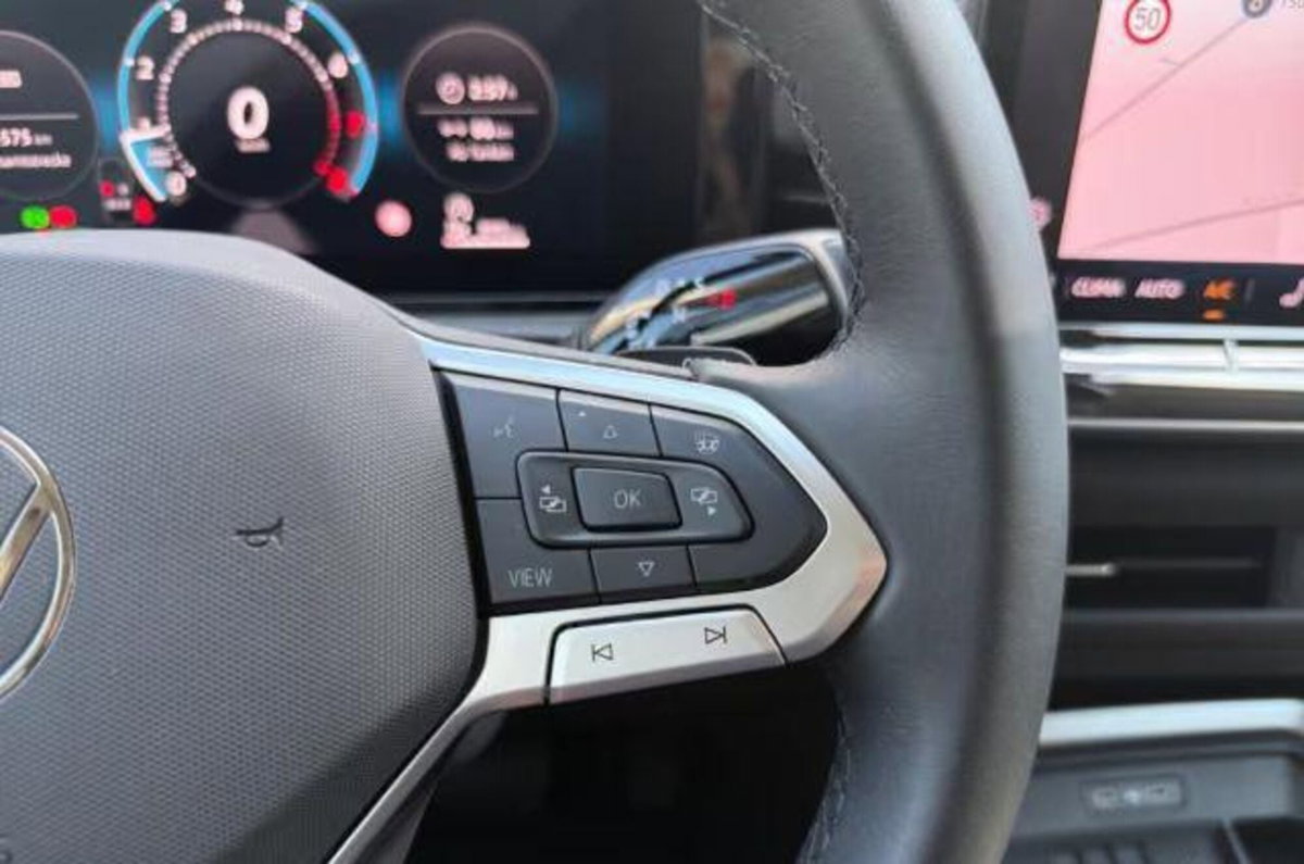 Volkswagen T-Roc 1.5 etsi Life 115cv dsg (8)