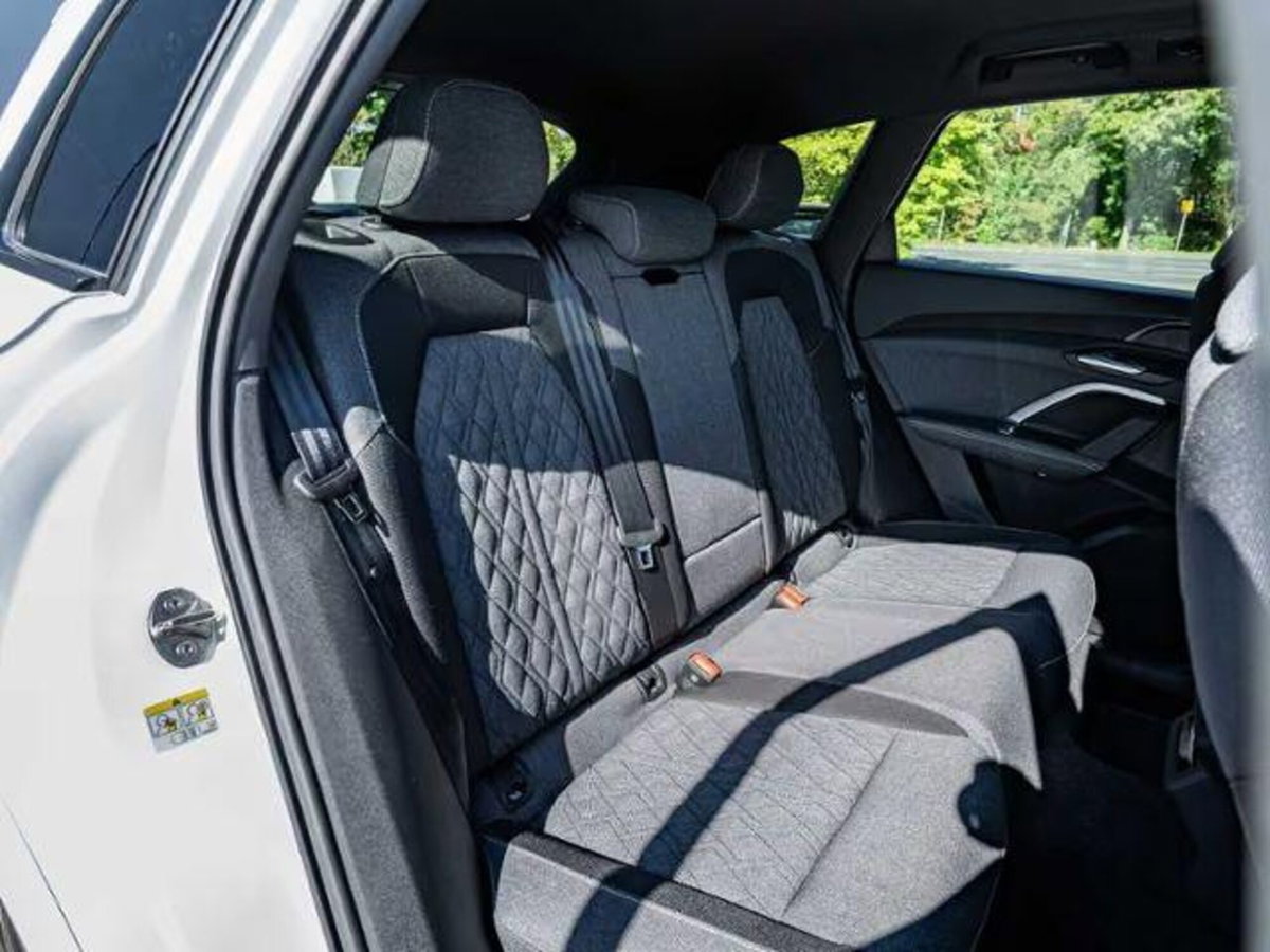 Audi Q5 Sportback 2.0 tfsi mhev+ S line edition 204cv s-tronic (11)