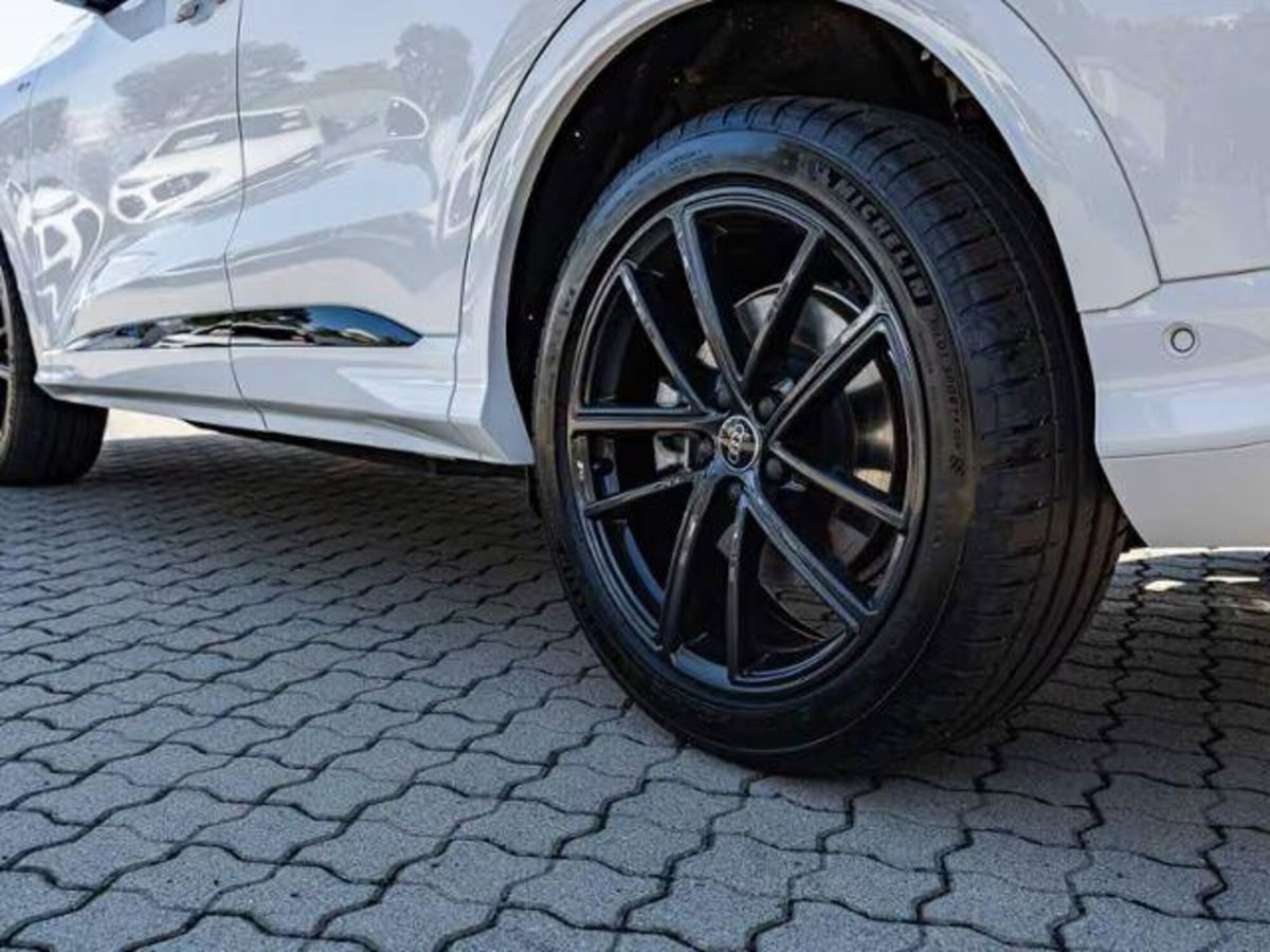 Audi Q5 Sportback 2.0 tfsi mhev+ S line edition 204cv s-tronic (18)