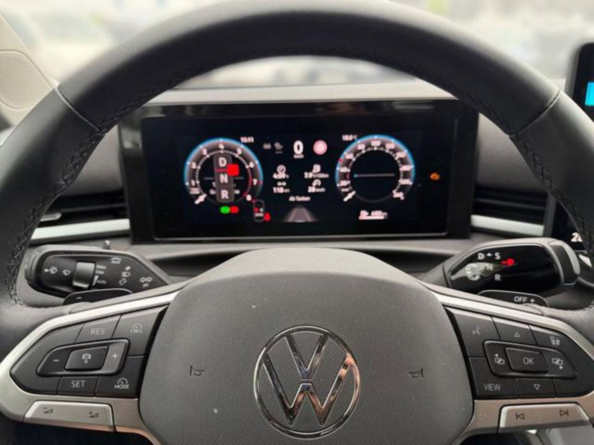 Volkswagen T-Roc 1.5 etsi Life 115cv dsg (10)