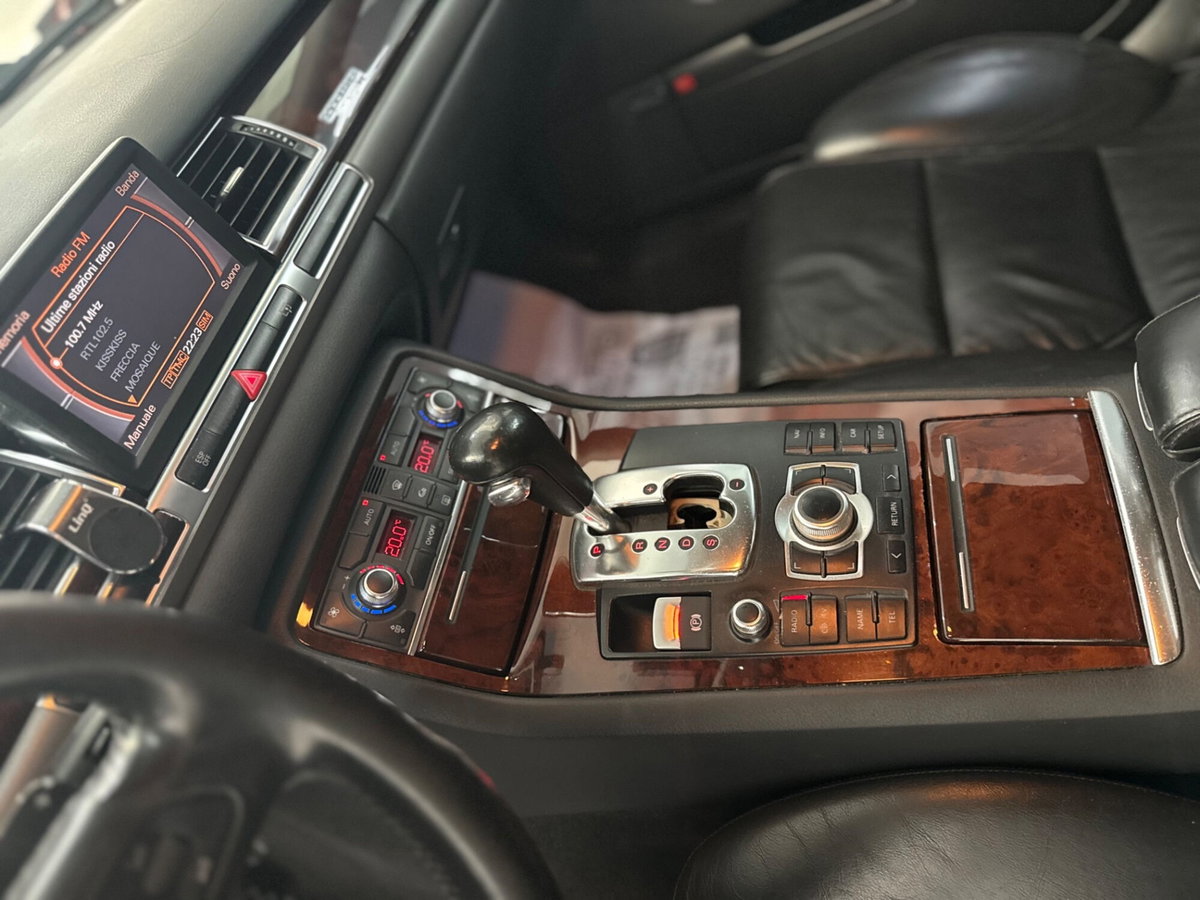 Audi A8 4.2 V8 TDI F.AP. quattro tiptronic (11)