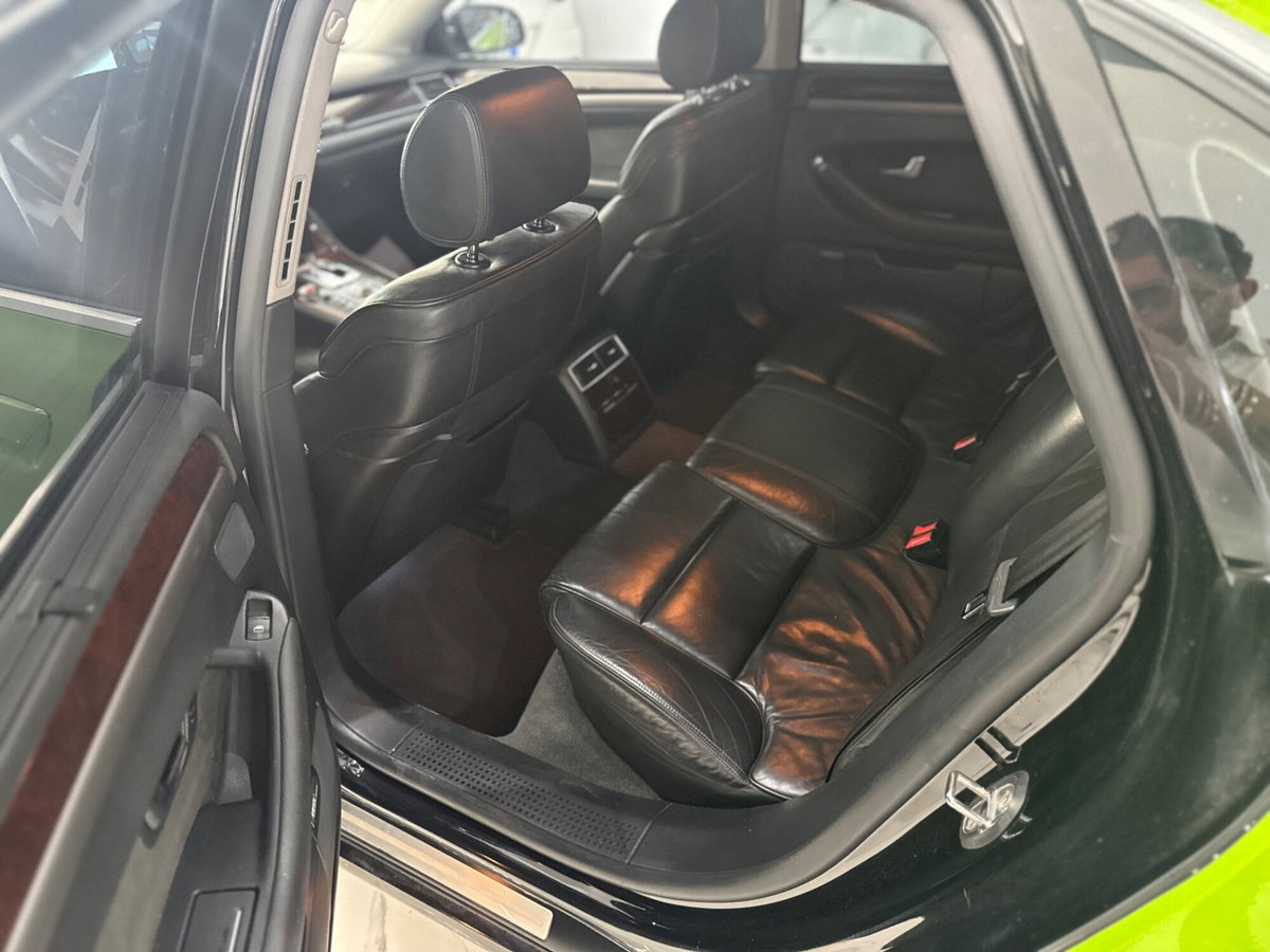 Audi A8 4.2 V8 TDI F.AP. quattro tiptronic (7)