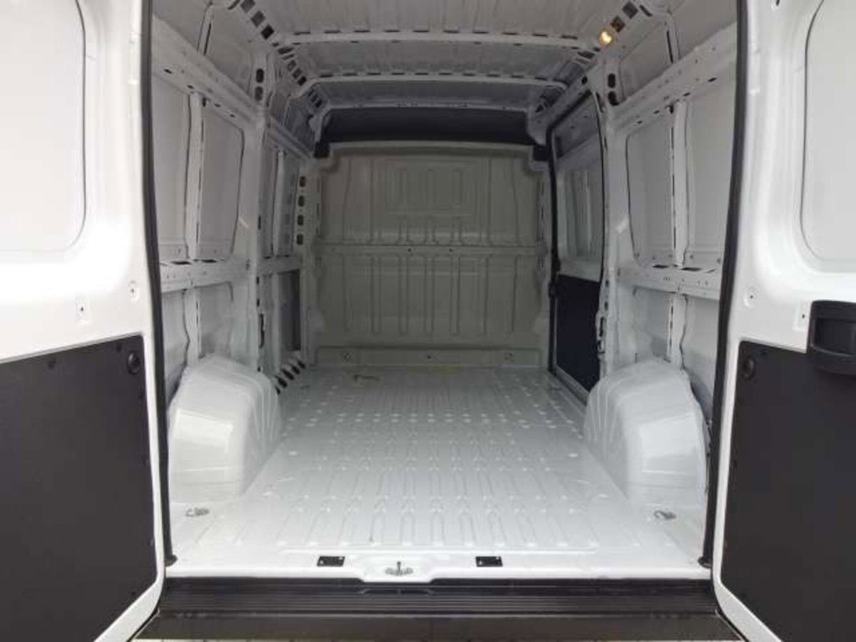 Peugeot Boxer Furgone 33 L2H2 2.2 diesel 140cv S&S (15)