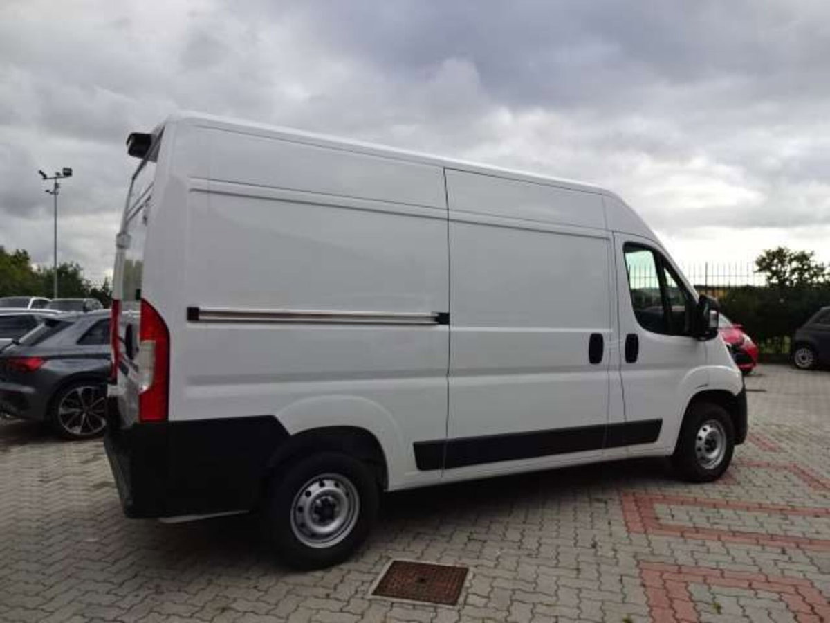 Peugeot Boxer Furgone 33 L2H2 2.2 diesel 140cv S&S (4)