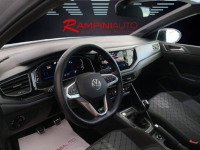 Volkswagen Taigo 1.0 tsi R-Line 115cv (14)