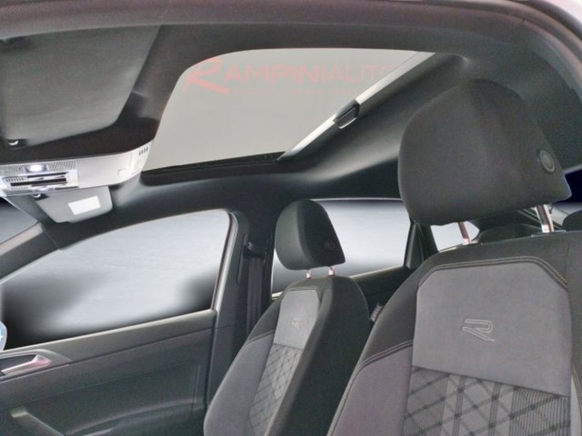 Volkswagen Taigo 1.0 tsi R-Line 115cv (16)