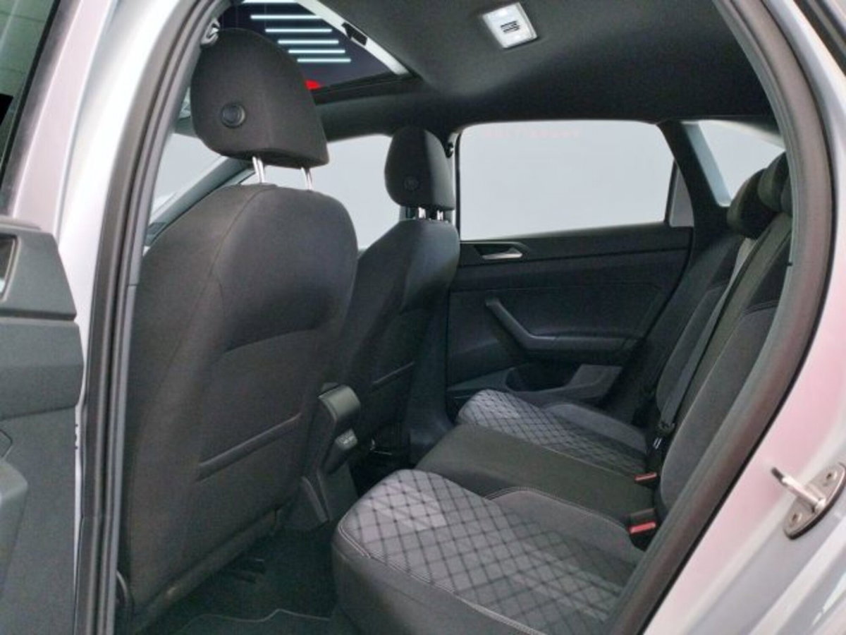 Volkswagen Taigo 1.0 tsi R-Line 115cv (17)