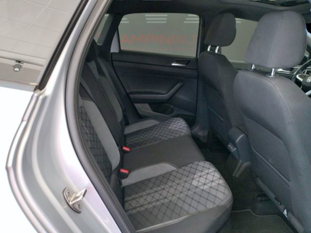 Volkswagen Taigo 1.0 tsi R-Line 115cv (18)