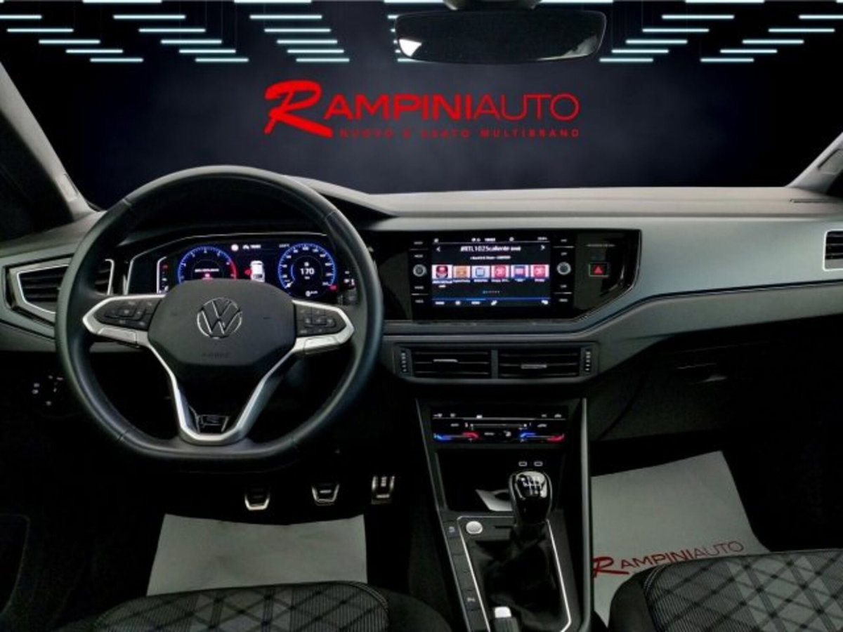 Volkswagen Taigo 1.0 tsi R-Line 115cv (11)
