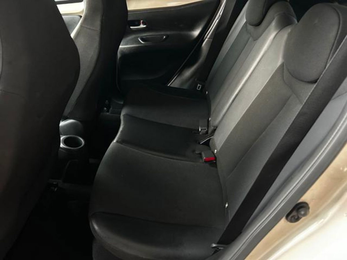 Toyota Aygo X 1.0 VVT-i 72 CV 5 porte Limited Air S-CVT (13)