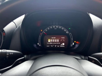 Toyota Aygo X 1.0 VVT-i 72 CV 5 porte Limited Air S-CVT (9)