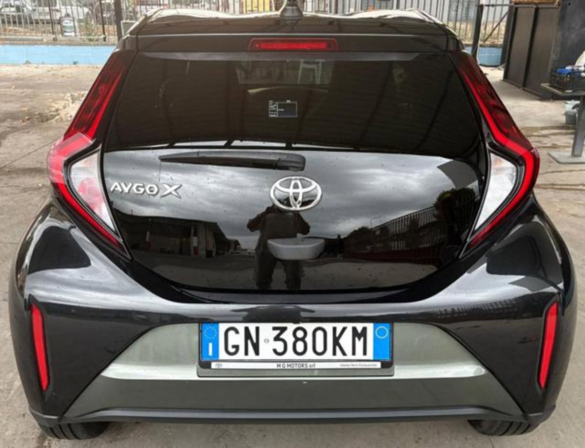 Toyota Aygo X 1.0 VVT-i 72 CV 5 porte Limited Air (4)