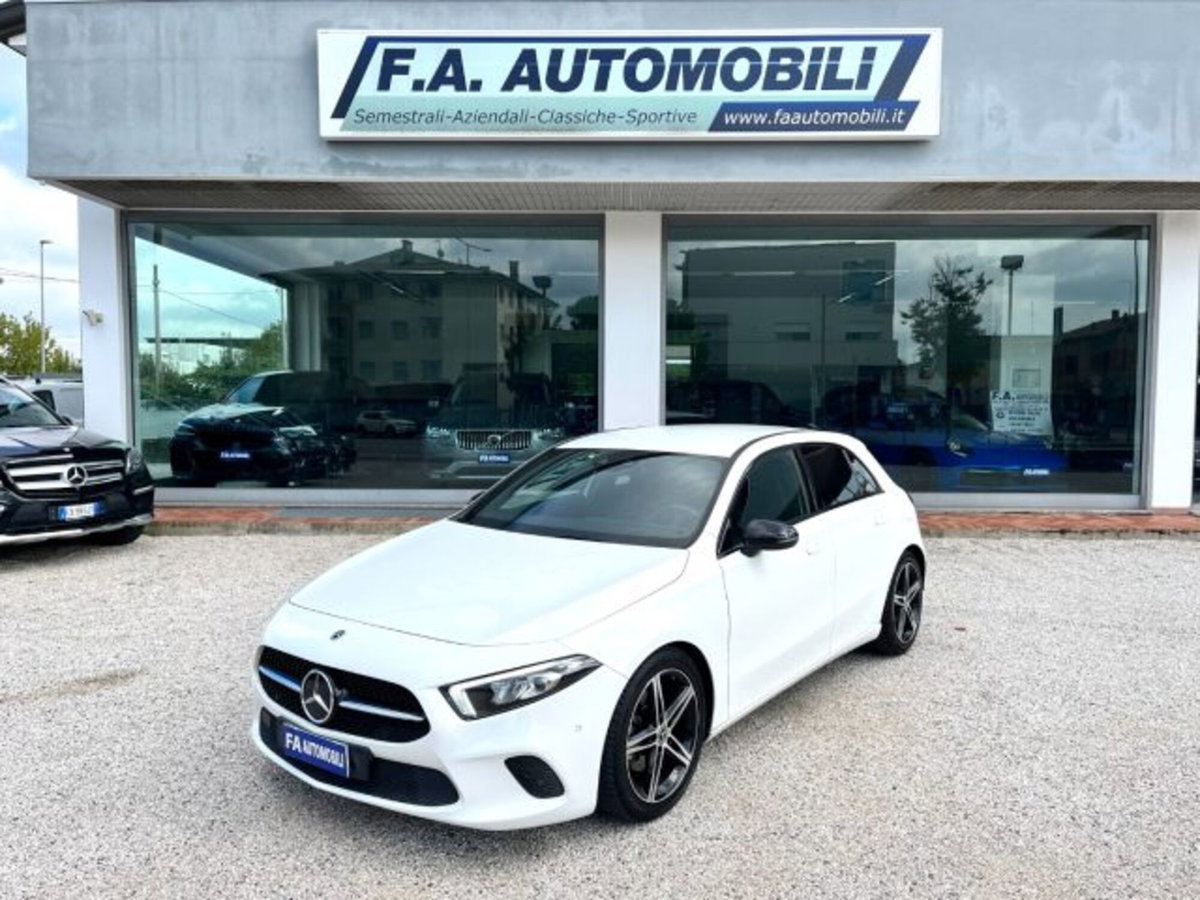 Mercedes-Benz Classe A Sedan 200 d Automatic 4Matic 4p. Sport (12)