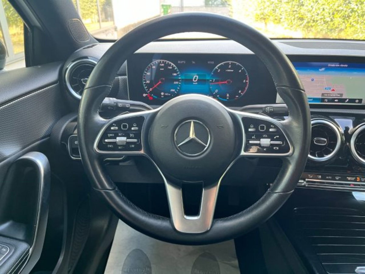Mercedes-Benz Classe A Sedan 200 d Automatic 4Matic 4p. Sport (18)