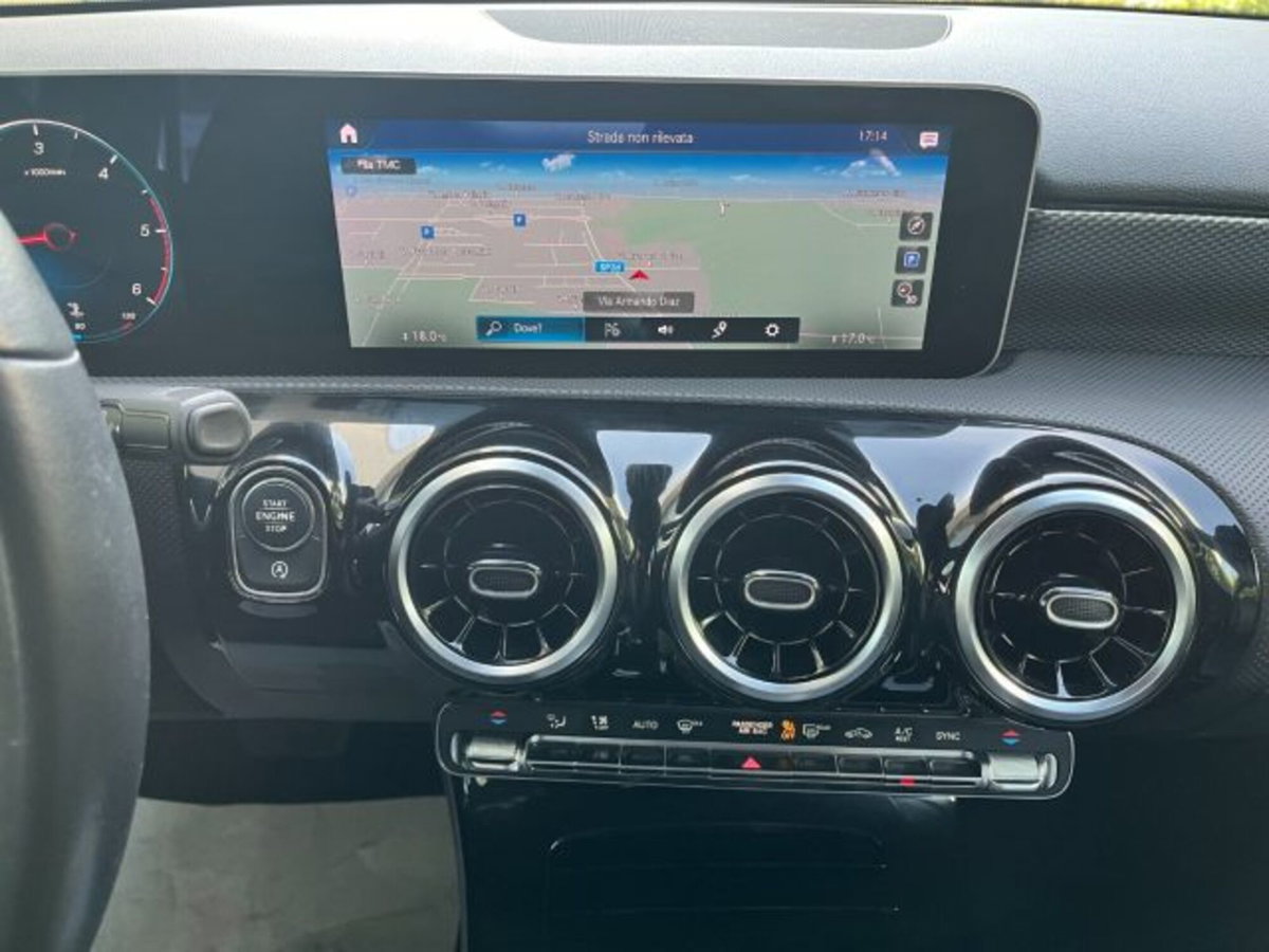 Mercedes-Benz Classe A Sedan 200 d Automatic 4Matic 4p. Sport (19)