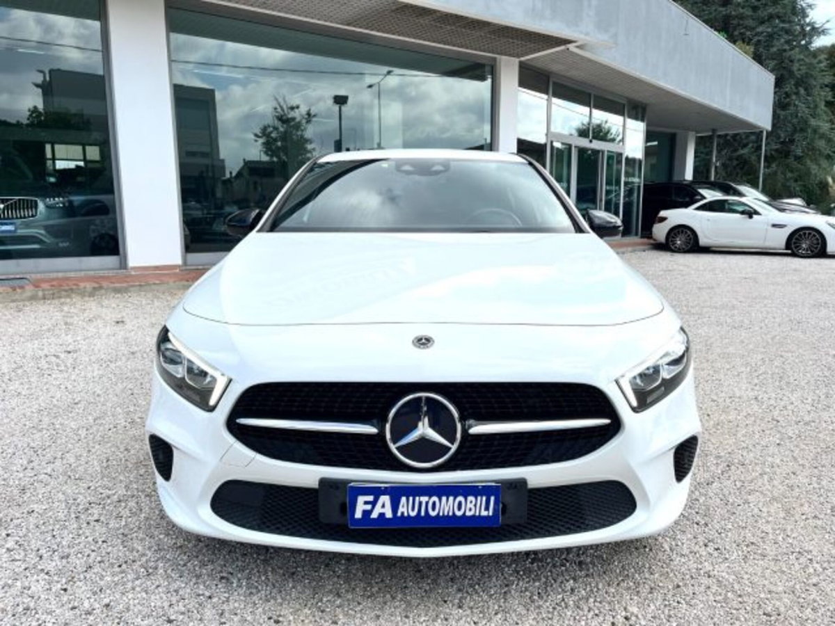 Mercedes-Benz Classe A Sedan 200 d Automatic 4Matic 4p. Sport (3)