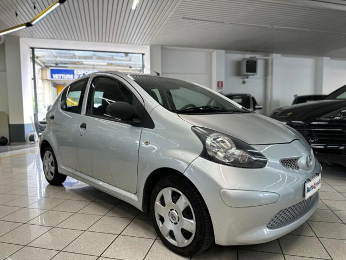 Toyota Aygo 1.0 12V VVT-i 5 porte Sol