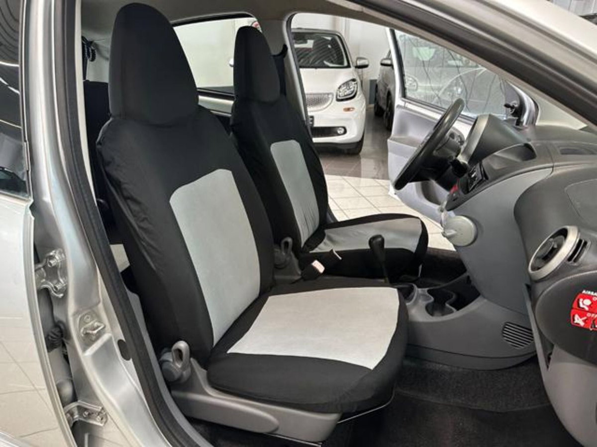 Toyota Aygo 1.0 12V VVT-i 5 porte Sol (10)