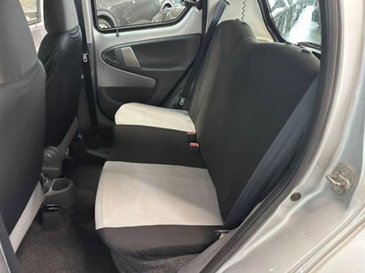 Toyota Aygo 1.0 12V VVT-i 5 porte Sol (11)