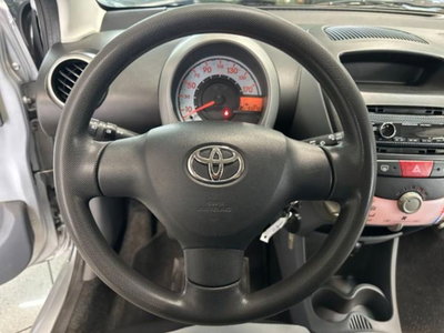 Toyota Aygo 1.0 12V VVT-i 5 porte Sol (12)
