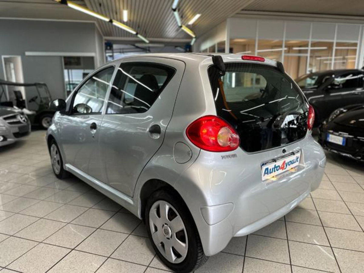 Toyota Aygo 1.0 12V VVT-i 5 porte Sol (4)