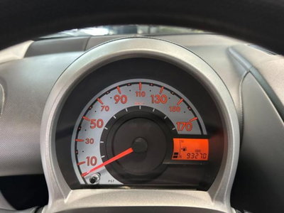 Toyota Aygo 1.0 12V VVT-i 5 porte Sol (7)