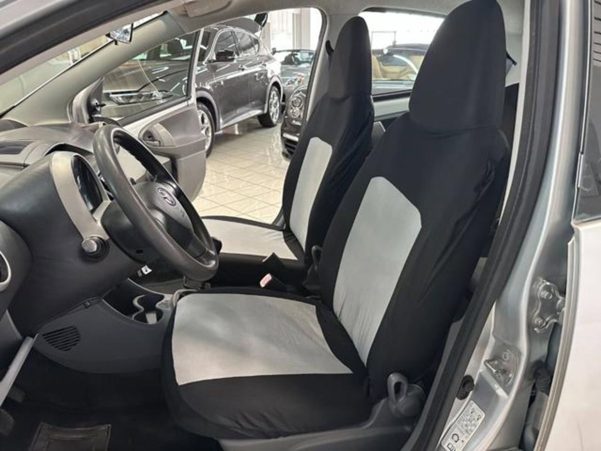 Toyota Aygo 1.0 12V VVT-i 5 porte Sol (9)