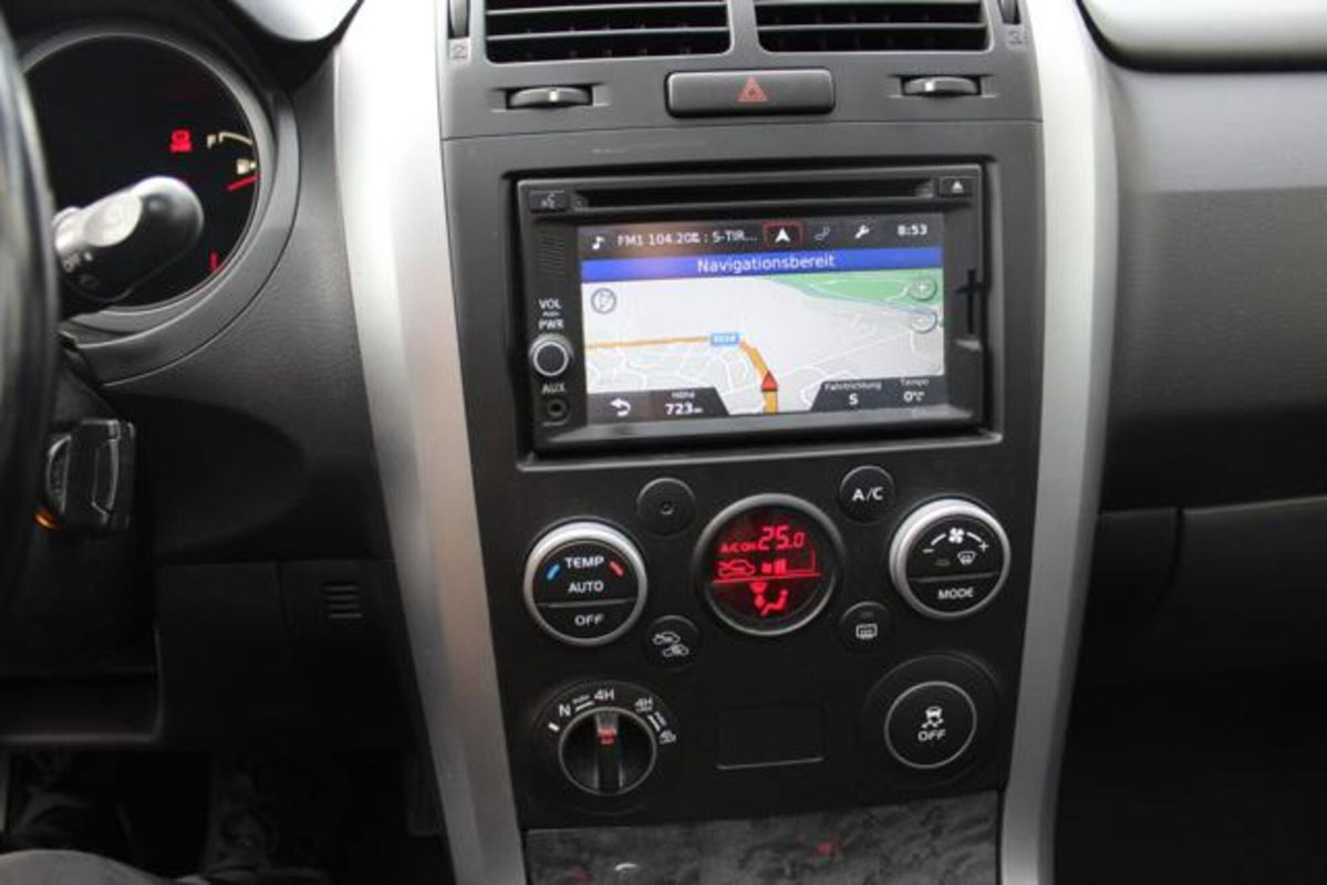 Suzuki Grand Vitara 1.9 DDiS 5 porte Evolution (12)