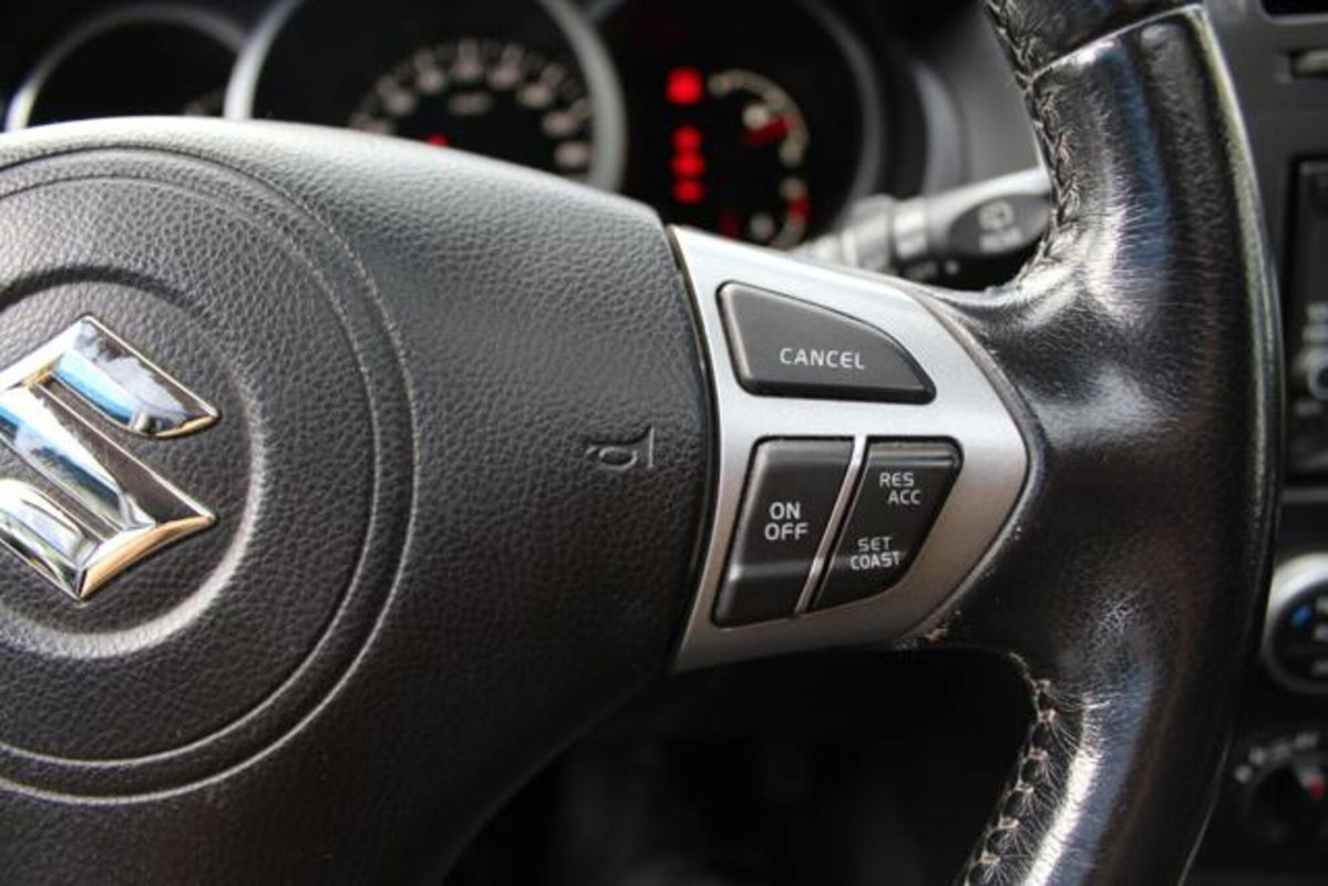 Suzuki Grand Vitara 1.9 DDiS 5 porte Evolution (14)