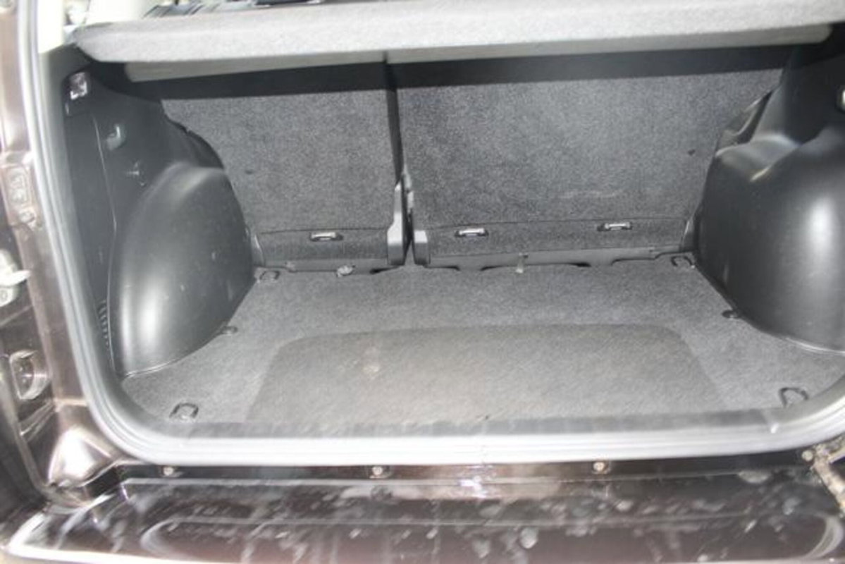 Suzuki Grand Vitara 1.9 DDiS 5 porte Evolution (18)