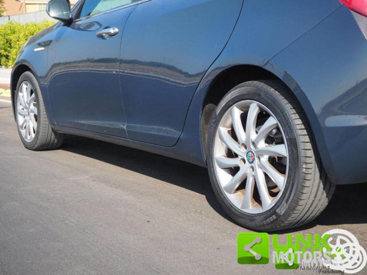 Alfa Romeo Giulietta 1.6 JTDm Business 120cv tct (9)