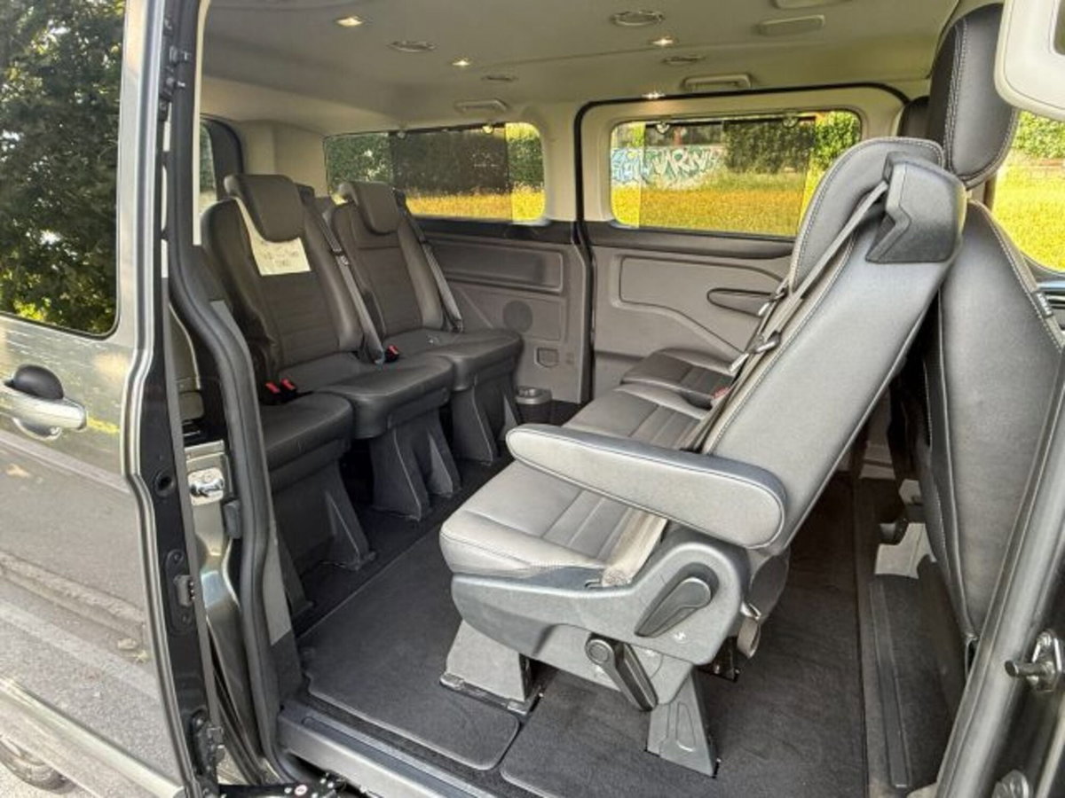 Ford Tourneo Custom 320 2.0 EcoBlue 170CV aut. PL Titanium (10)