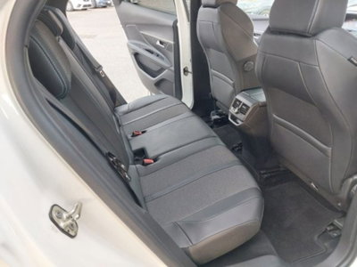 Peugeot 3008 BlueHDi 130 S&S EAT8 Allure Pack (14)