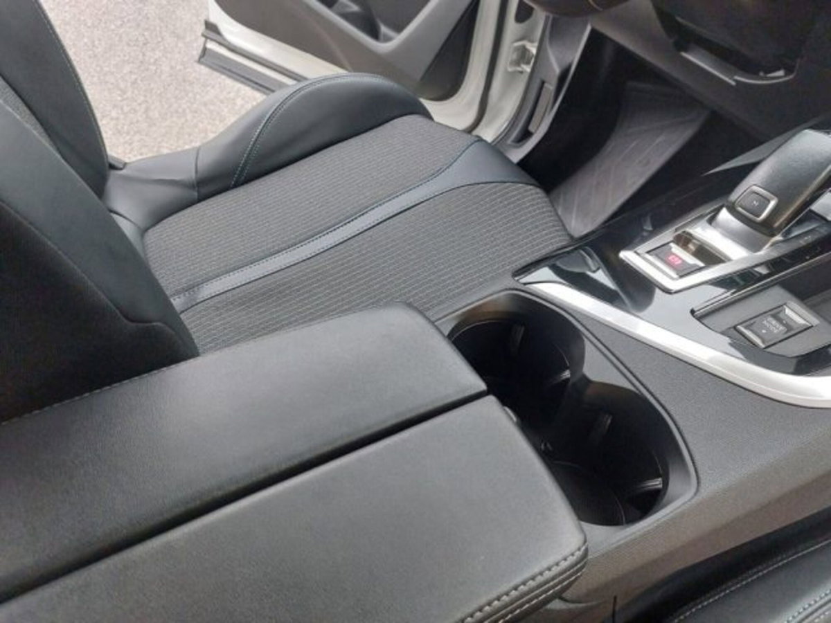 Peugeot 3008 BlueHDi 130 S&S EAT8 Allure Pack (17)