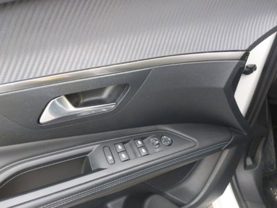 Peugeot 3008 BlueHDi 130 S&S EAT8 Allure Pack (18)