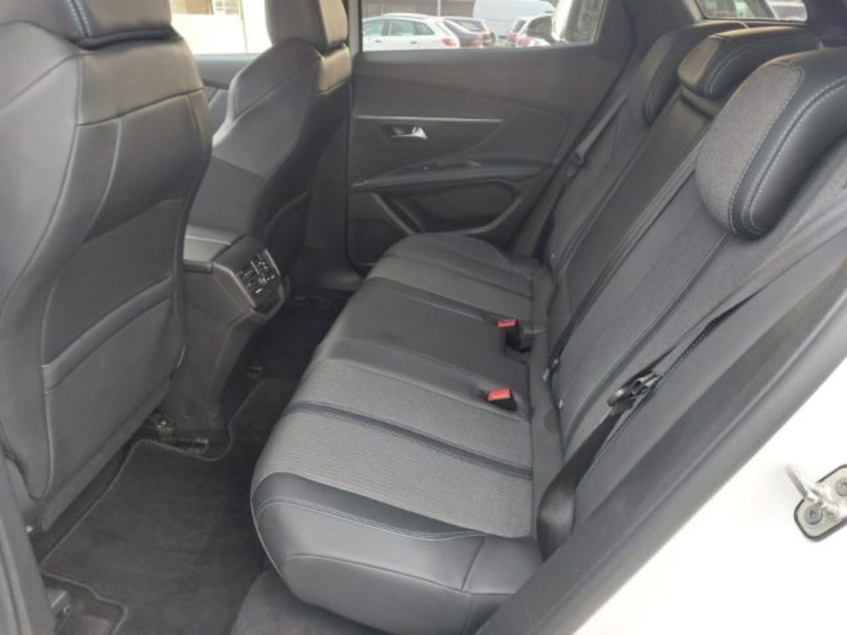 Peugeot 3008 BlueHDi 130 S&S EAT8 Allure Pack (7)