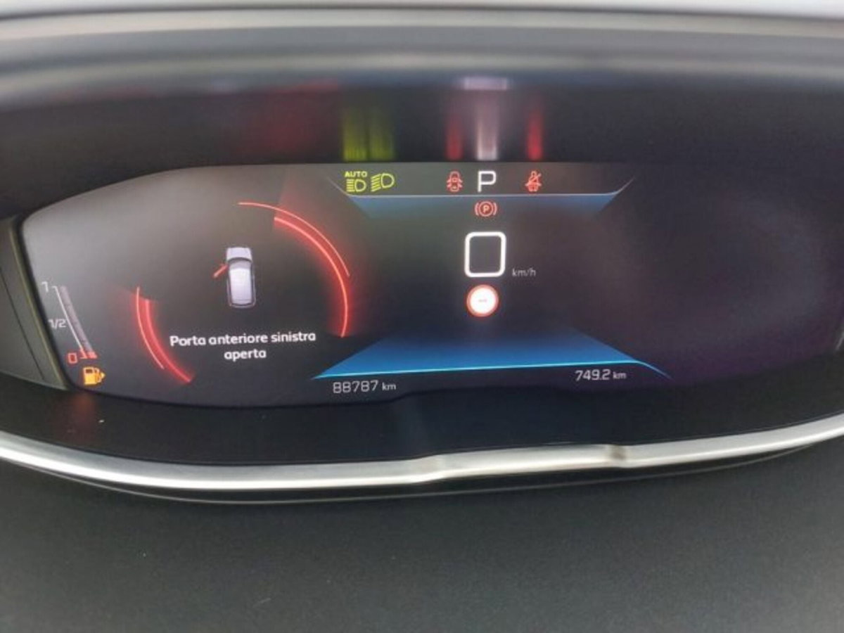Peugeot 3008 BlueHDi 130 S&S EAT8 Allure Pack (9)