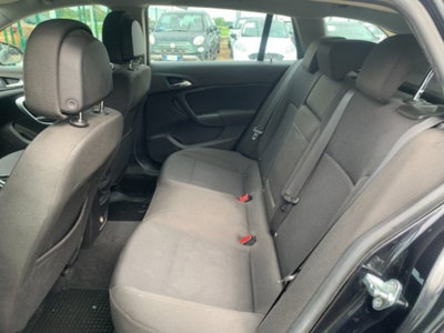 Opel Insignia Station Wagon CDTI 160CV Sports Cosmo (10)