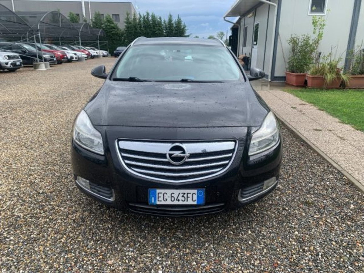 Opel Insignia Station Wagon CDTI 160CV Sports Cosmo (2)