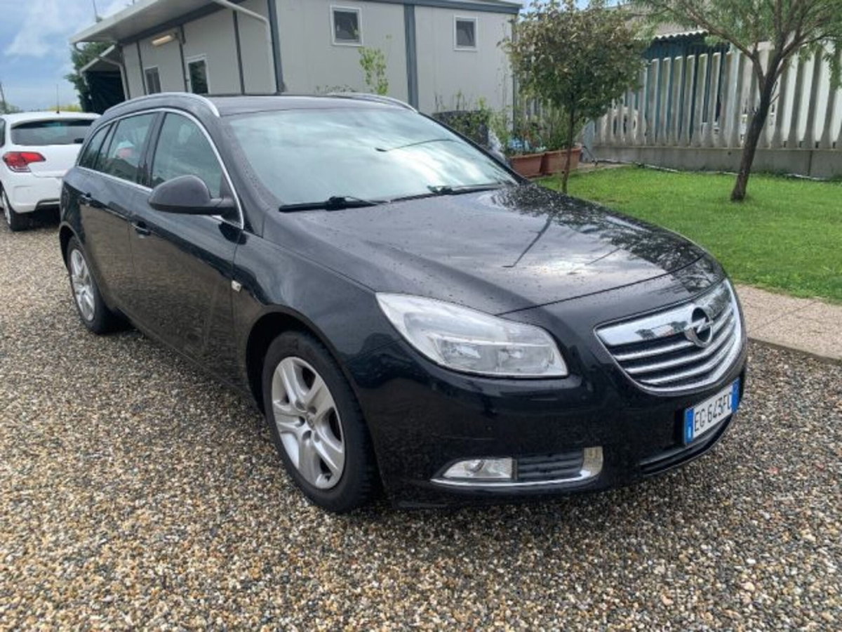 Opel Insignia Station Wagon CDTI 160CV Sports Cosmo (3)