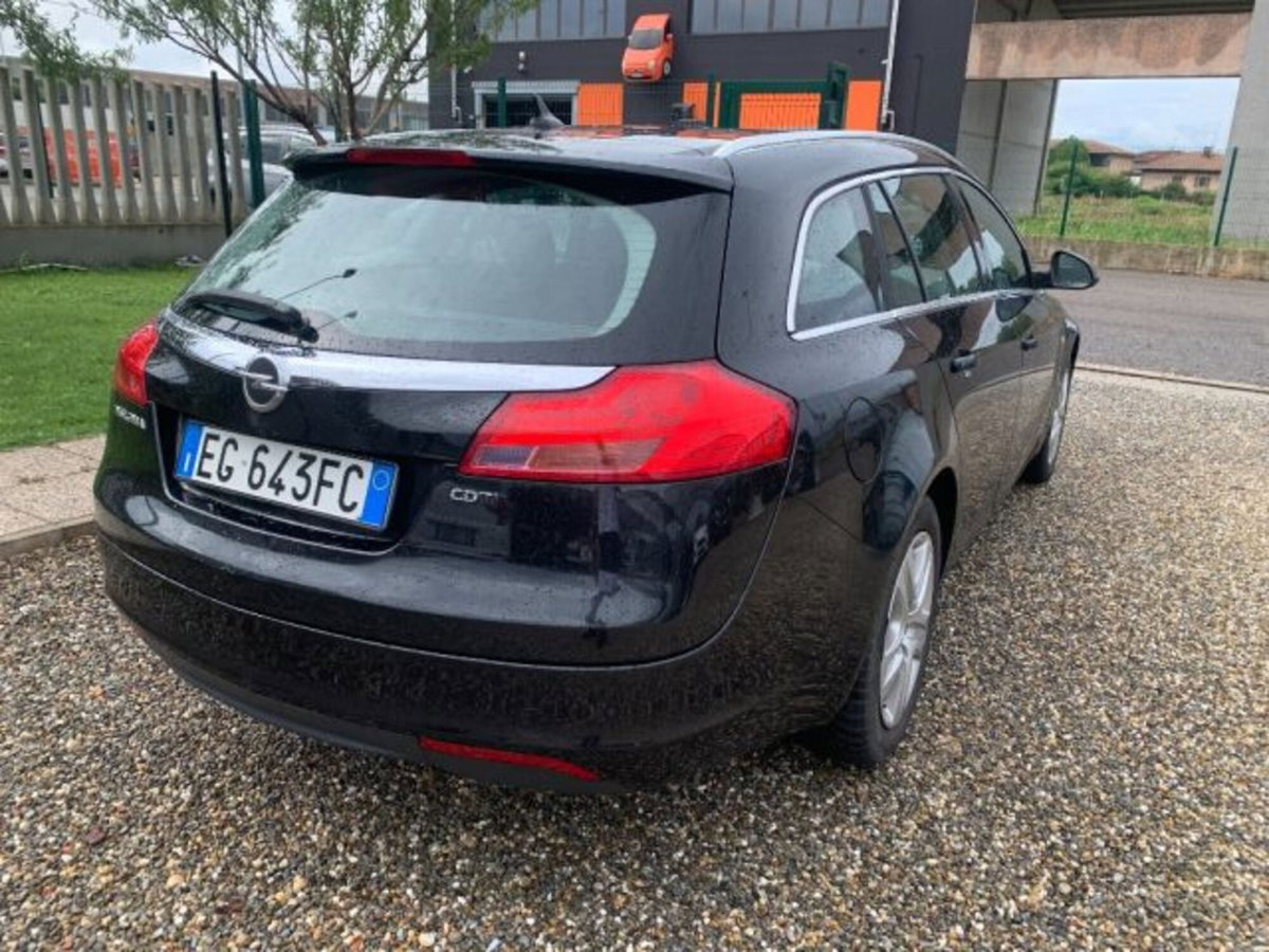 Opel Insignia Station Wagon CDTI 160CV Sports Cosmo (5)