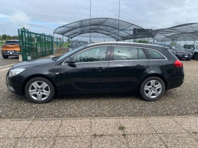 Opel Insignia Station Wagon CDTI 160CV Sports Cosmo (8)