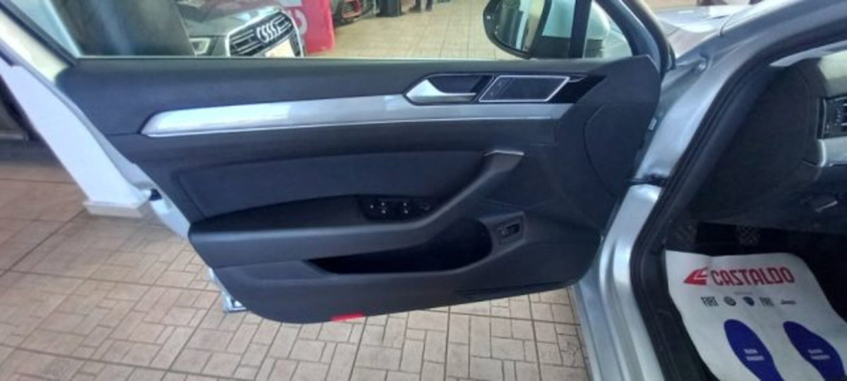 Volkswagen Passat Variant 2.0 TDI SCR EVO Business (10)