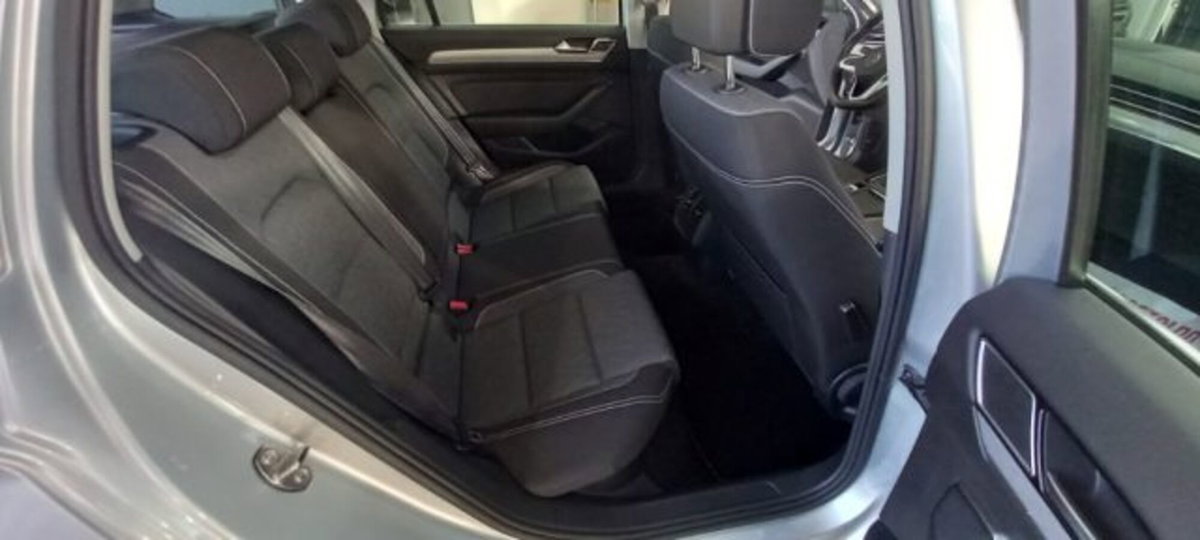 Volkswagen Passat Variant 2.0 TDI SCR EVO Business (9)