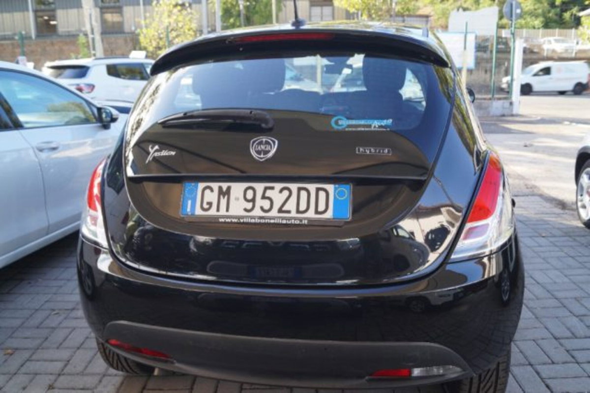 Lancia Ypsilon 1.0 FireFly 5 porte S&S Hybrid Silver Plus (5)