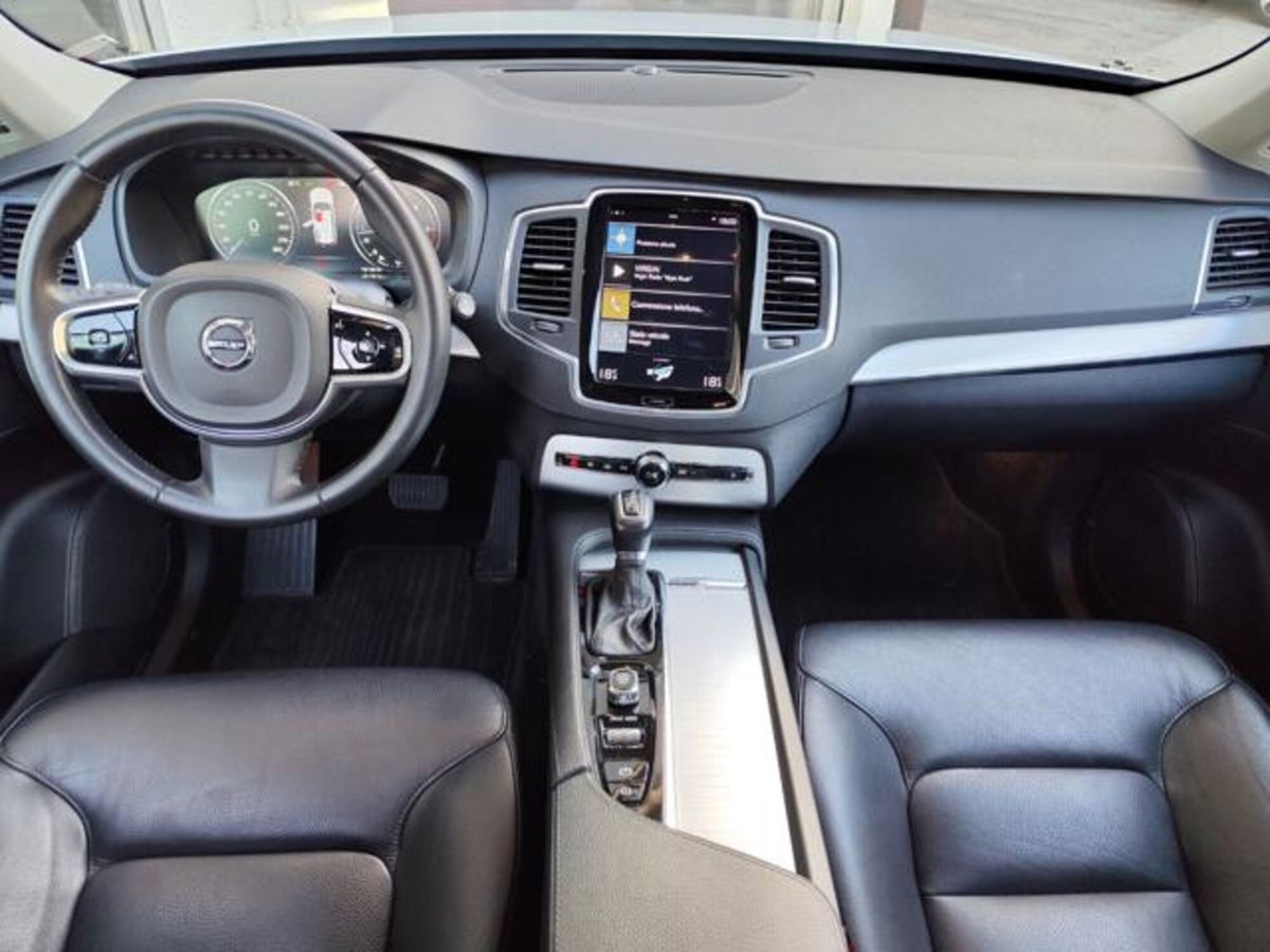 Volvo XC90 D5 AWD Geartronic 7 posti Momentum (5)