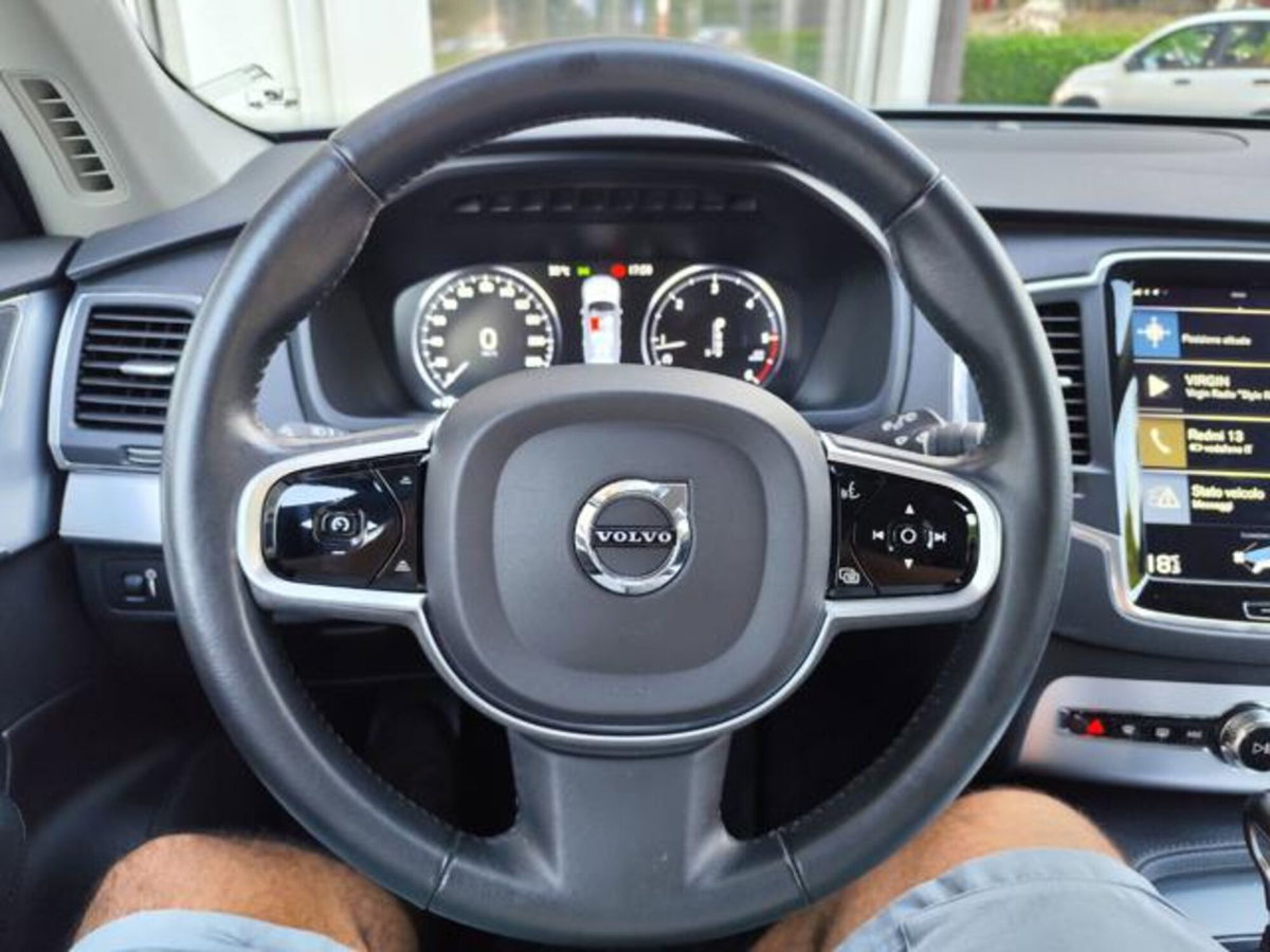 Volvo XC90 D5 AWD Geartronic 7 posti Momentum (8)