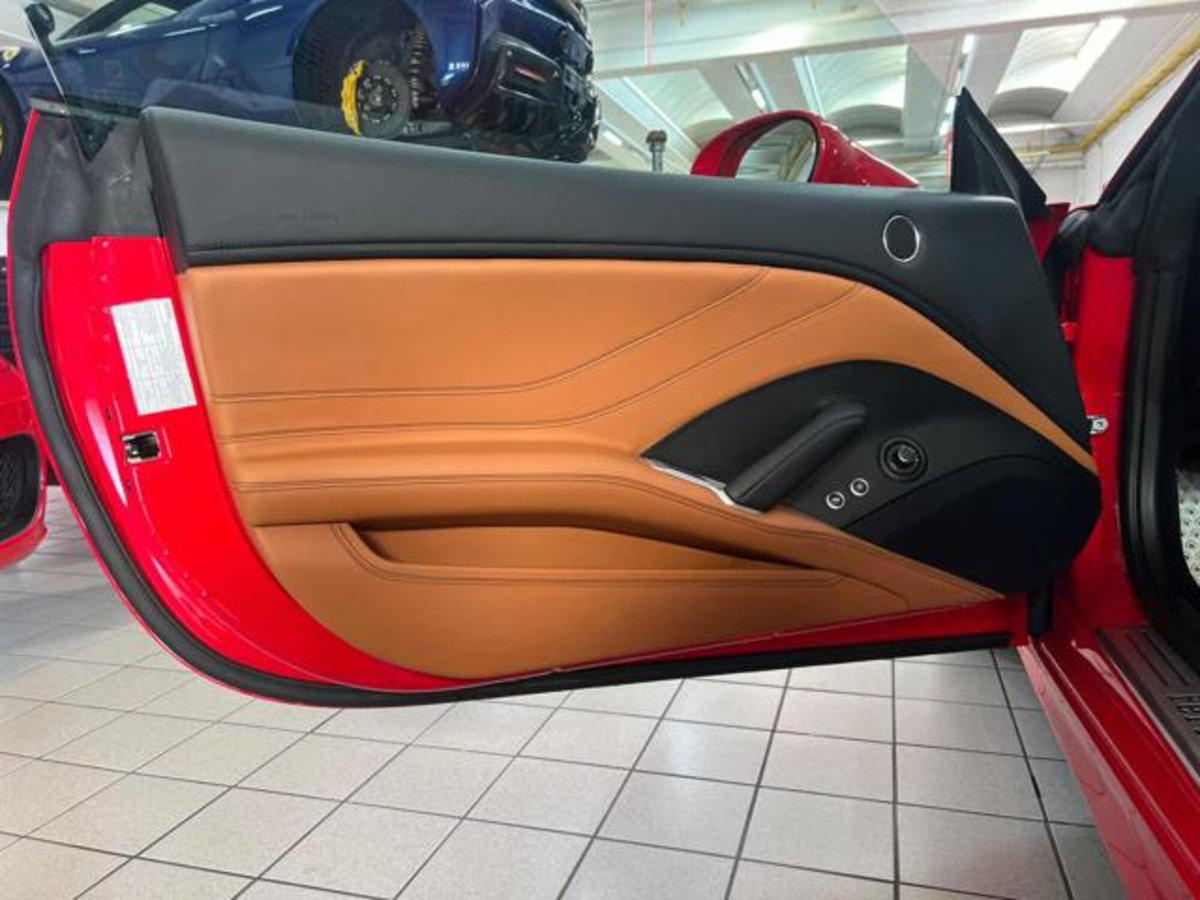 Ferrari California Spider California T DCT (12)