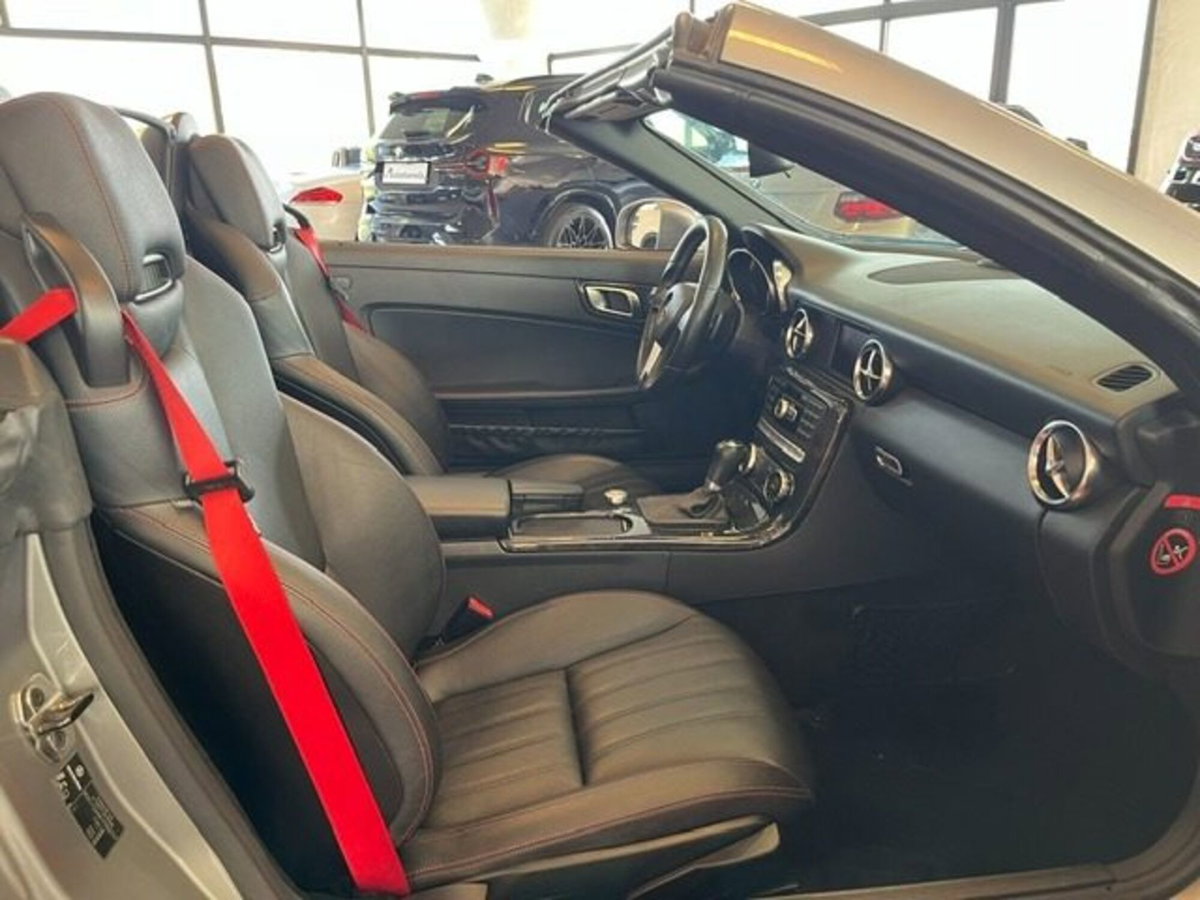 Mercedes-Benz SLK 200 CGI Premium (13)