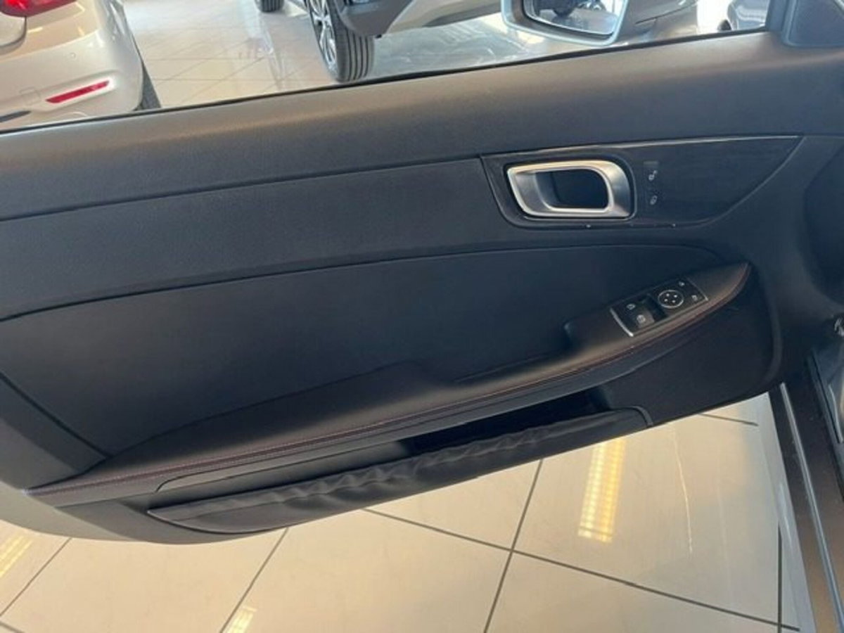 Mercedes-Benz SLK 200 CGI Premium (17)